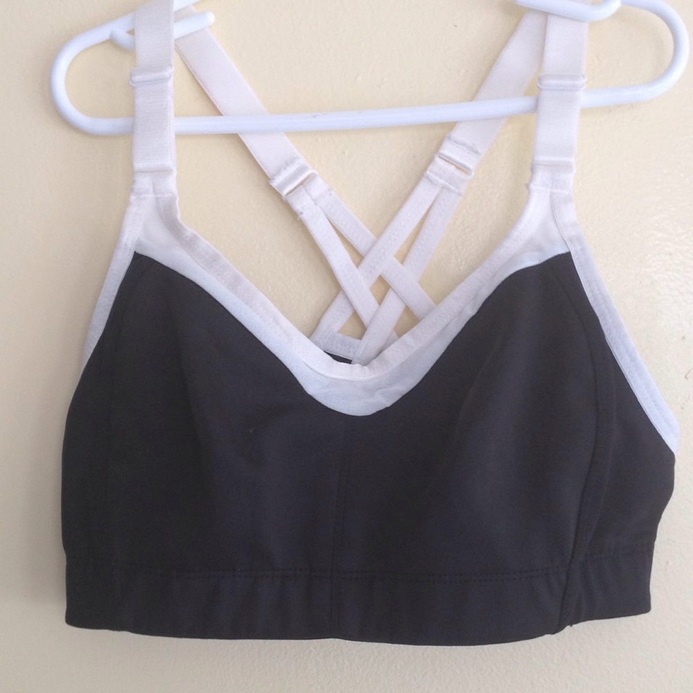 SPORTS BRA BLACK & WHITE NWOT